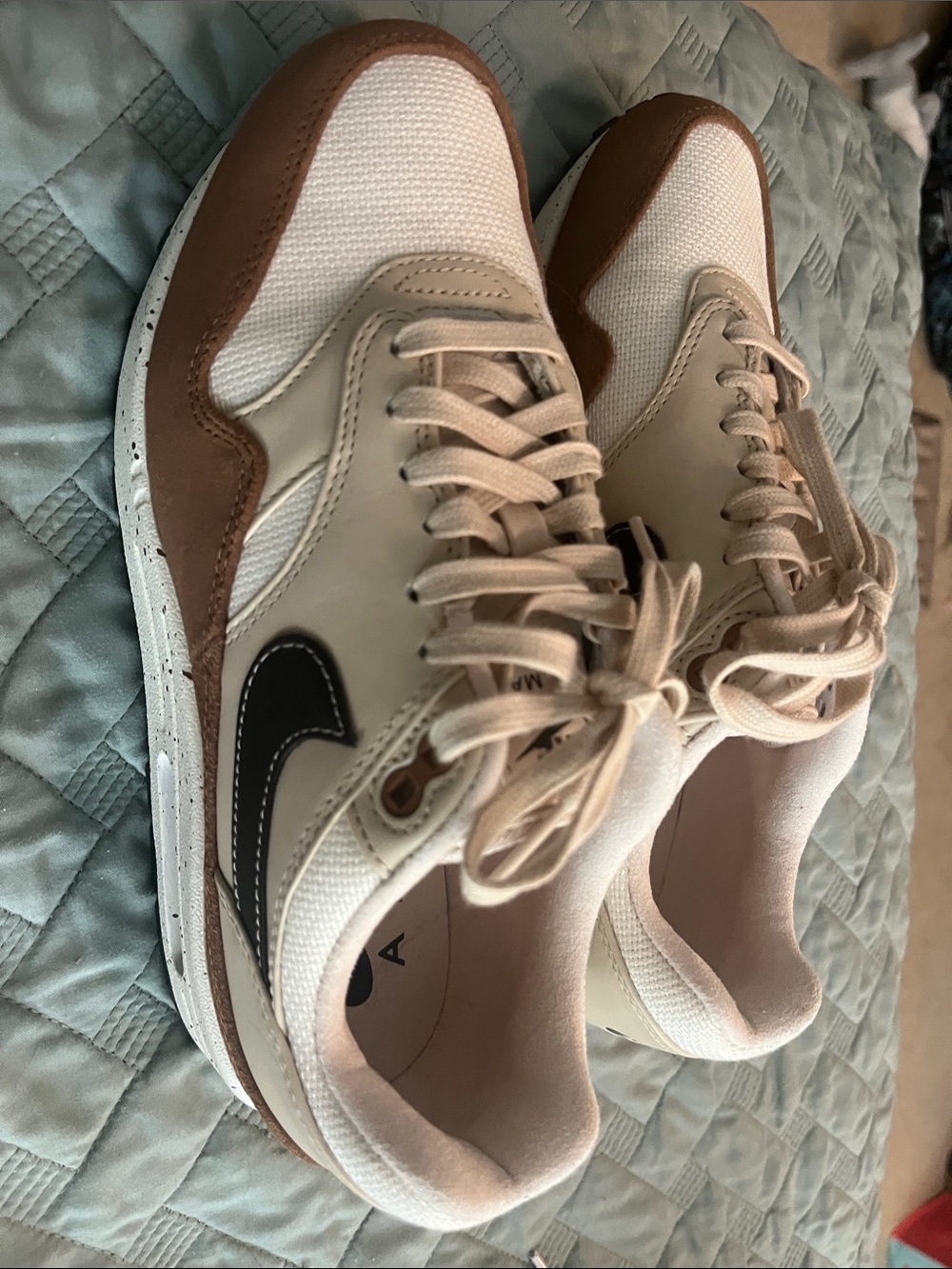 Nike women’s Cream, Brown & Black Retro Runner Sneakers